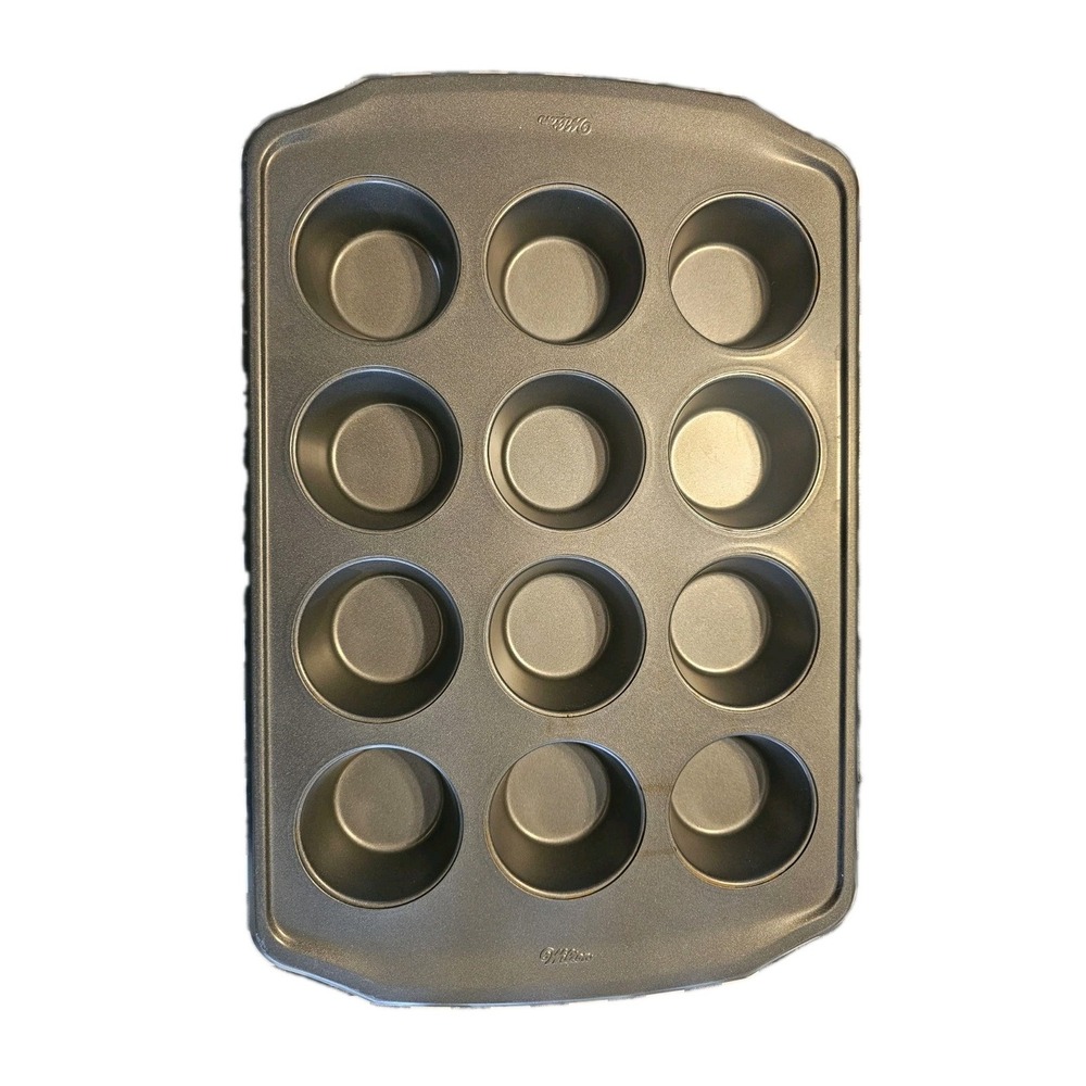 Wilton Nonstick Muffin/Cupcake Bake Pan 1 dozen Beautiful Condition